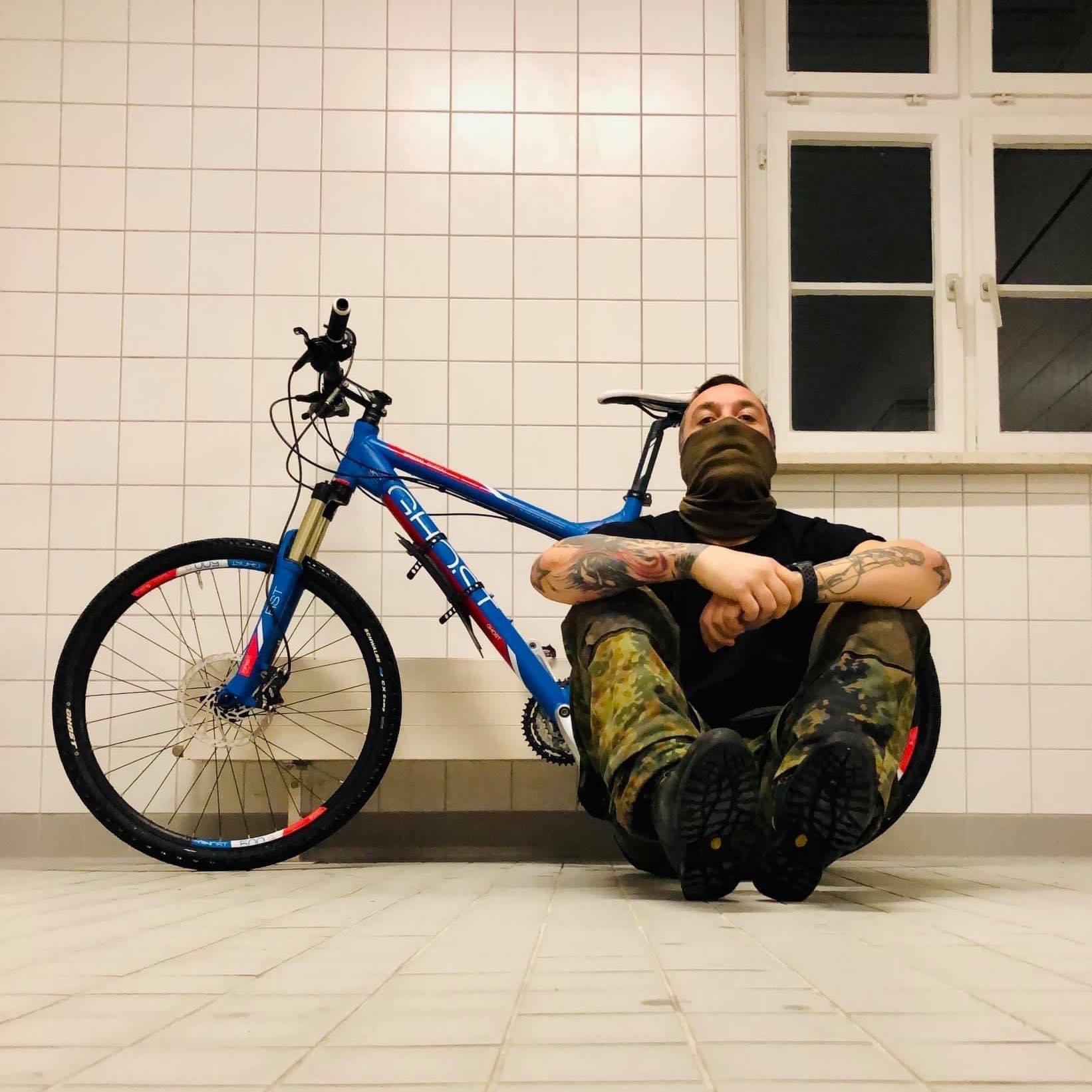 Roman Jahn mit Mountainbike
